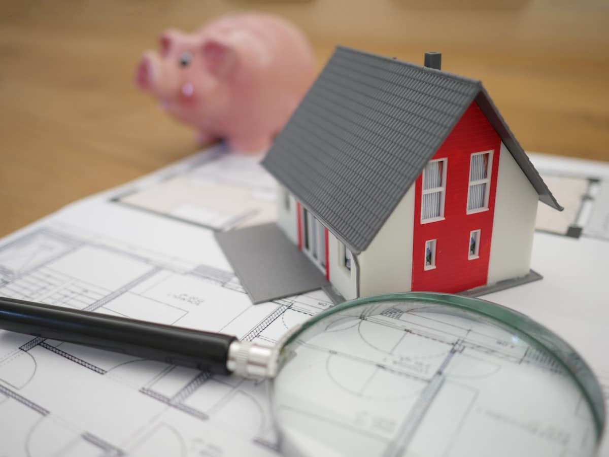Immobilienmakler bei der Arbeit